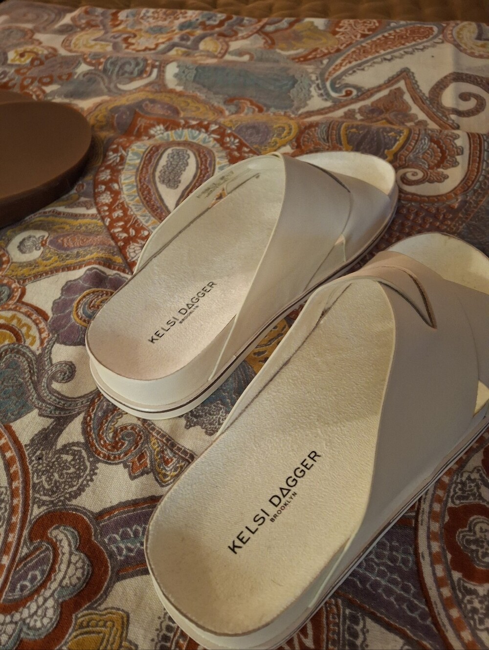 Kelsi Dagger White Crisscross Platform Slide Sandals. White - Picture 5 of 5